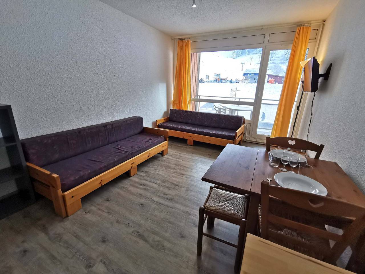 Studio entier, Studio cosy au pied des pistes avec balcon, Tv et casier à ski in Prapoutel, Les Adrets