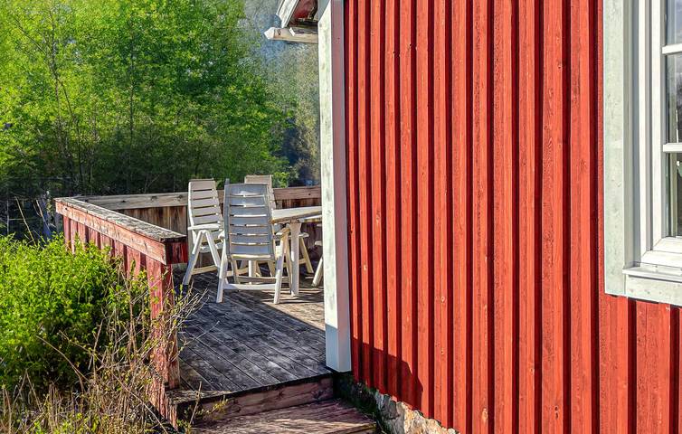 Hus för 4 Personer med trädgård in Kronobergs