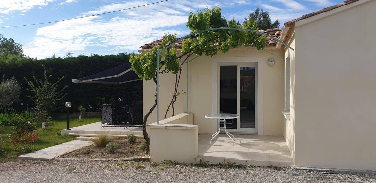 Location saisonnière in Pierrevert, Regionaler Naturpark Luberon