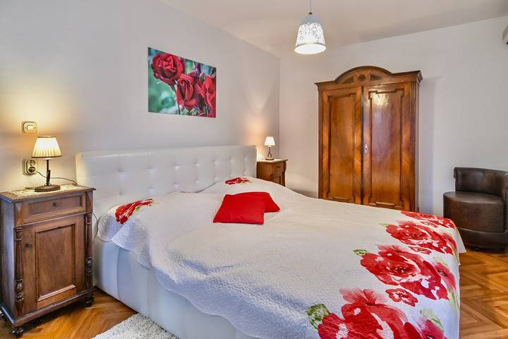 Ganze Wohnung, Ferienwohnung Ula im Erdgeschoß mit Terrasse mit Meerblick  in Nerezine, Lošinj (Kvarner Bucht)