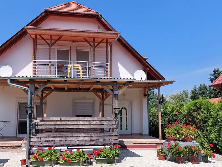 Ferienwohnung für 5 Personen, mit Pool und Garten, mit Haustier in Plattensee Südufer