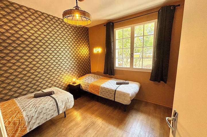 Location de vacances pour 9 personnes, avec jardin à Château-l'Évêque - 3