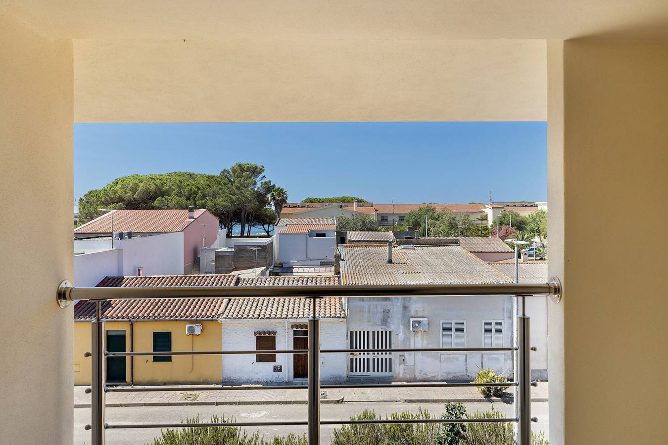 Turri Manna Domo 4 : Appartement Indépendant avec Balcon, Wi-Fi et Climatisation in Torregrande, Oristano