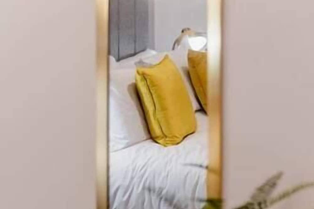 Entire apartment, Apt 3 Prescott Court Halifax in Halifax (West Yorkshire), West Yorkshire