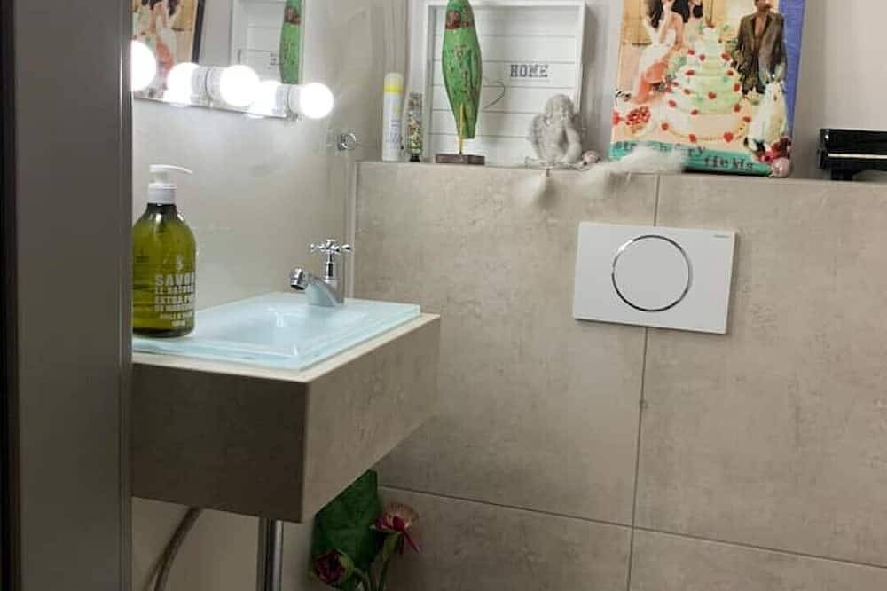 Ganze Wohnung, Kim's Residenz Ferienappartement Dtv 5 Sterne  Mountainbikestrecke in St. Ingbert, Saarpfalz-Kreis