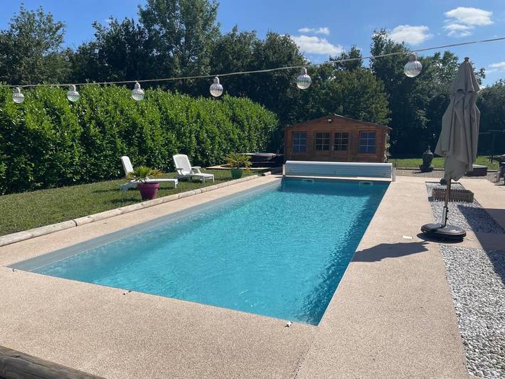 Chambre d’hôte pour 2 personnes, avec vue ainsi que piscine et jardin dans Saint-Victor-de-Morestel