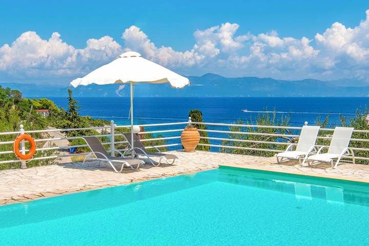 Villa pour 4 personnes, avec vue ainsi que piscine et jardin dans Paxos - 4