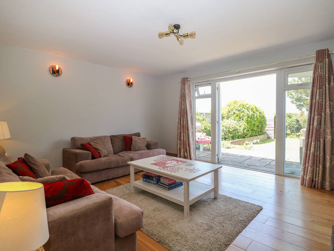 50 Harbour Road in West Sussex