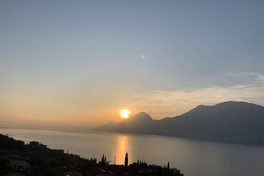 Romantisches Rustico mit traumhaftem Seeblick in sehr ruhiger Lage in Brenzone, Gardasee-Berge