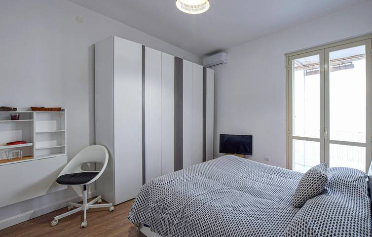 Appartamento intero, Appartamento con vista mare, WiFi, TV, aria condizionata e parcheggio - a 500 m dalla spiaggia in Spiaggia Caminia, Staletti