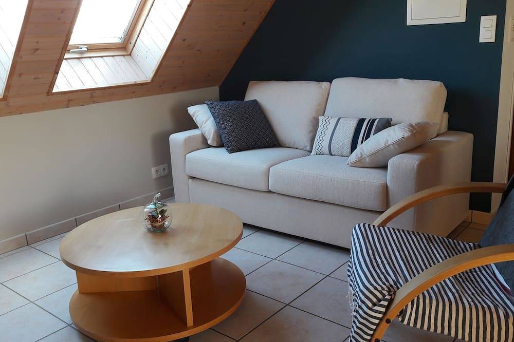 Appartement entier, Logement avec piscine proche des plages de sable fin et sentiers de randonnées. in Névez, Côte de Cornouaille