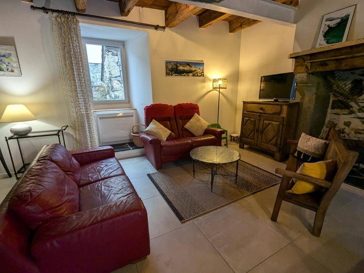 Four-Bedroom House in Viscos, Parc national des Pyrénées