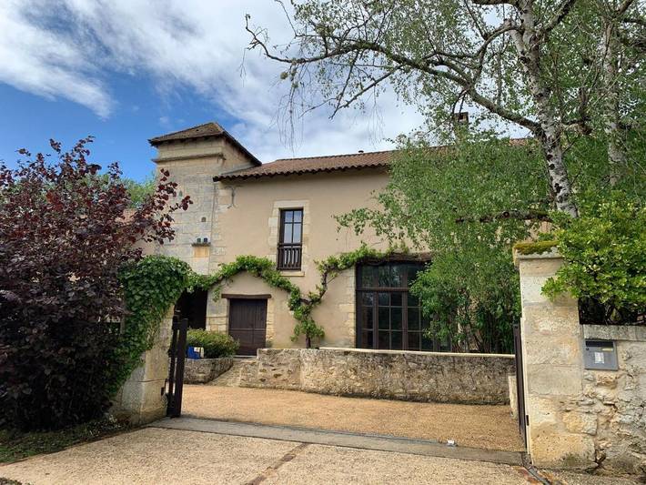 Cottage pour 12 personnes, avec piscine ainsi que vue et jardin à Paussac-et-Saint-Vivien