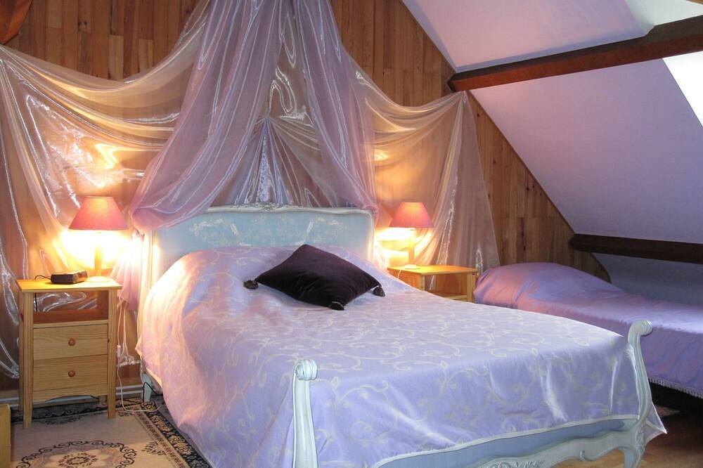 Chambre d'hôtes familiale avec piscine in Châteauneuf-la-Forêt, Région de Limoges