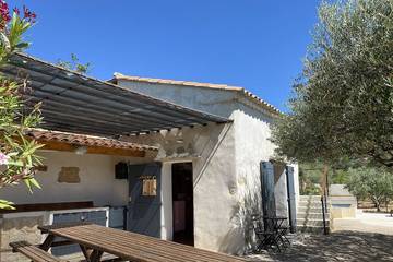 Gîte pour 4 personnes, avec jardin et terrasse, animaux acceptés à Roquevaire