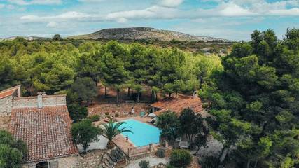 Gîte pour 4 personnes, avec jardin et vue ainsi que sauna et piscine à Espira-de-l'Agly
