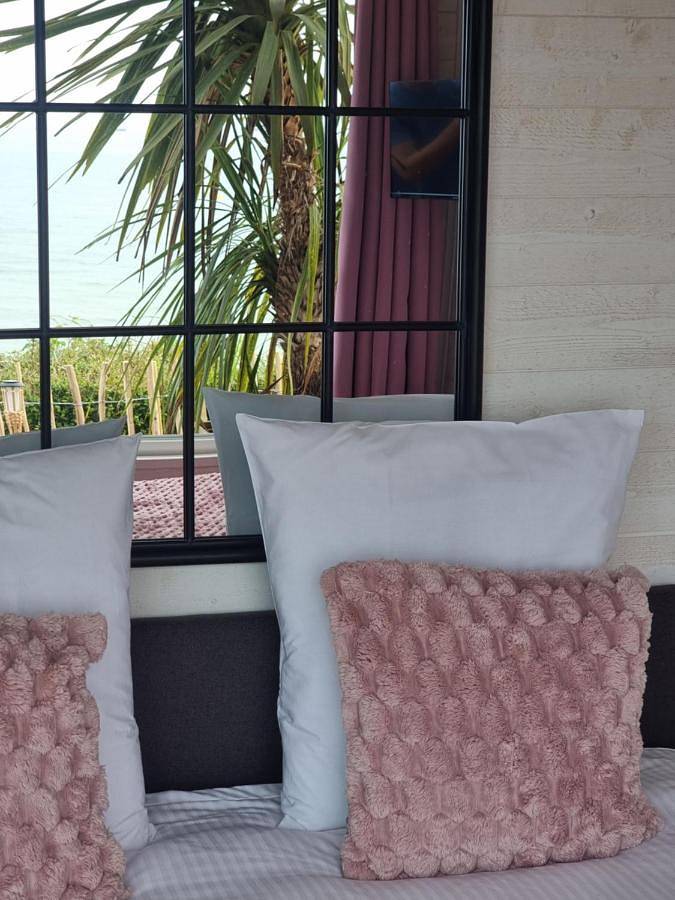 Gîte pour 2 personnes, avec terrasse ainsi que jardin et vue à Saint-Côme-de-Fresné - 3