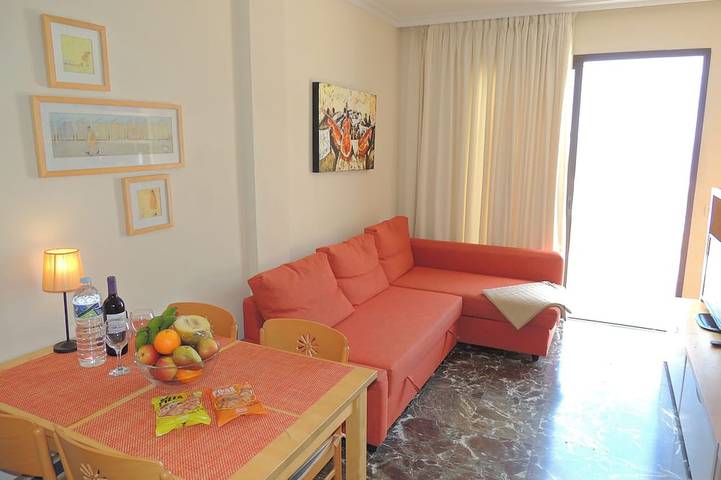 Ganze Wohnung, Romantische Retreat In Prime Position Mit atemberaubenden Blick auf Cliffs, Marina & Meer in Playa de los Guíos, Santiago del Teide