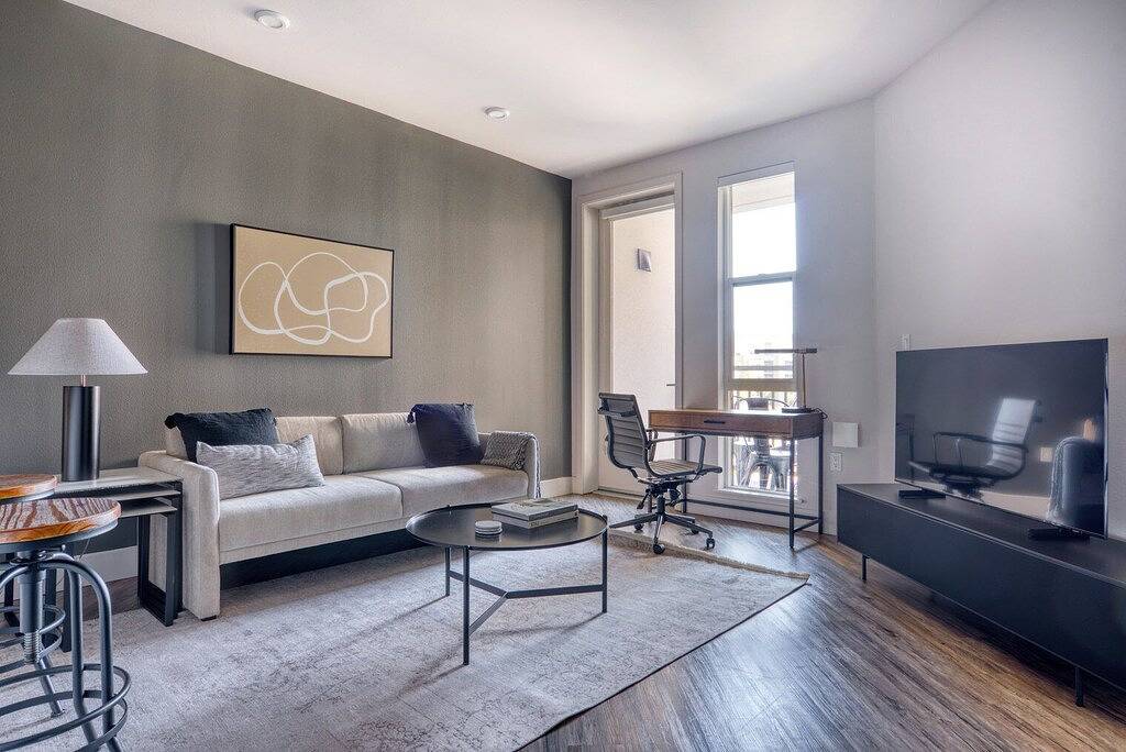 Ganze Wohnung, Amazing Redwood City 1Br w/ W/D, Gym & A/C, nr Caltrain, by Blueground in Redwood City, Silicon Valley