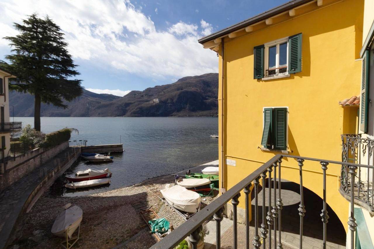 Appartamento intero, Mamma Ciccia Holiday Home - Lake Front Apartment in Mandello del Lario, Lago di Como