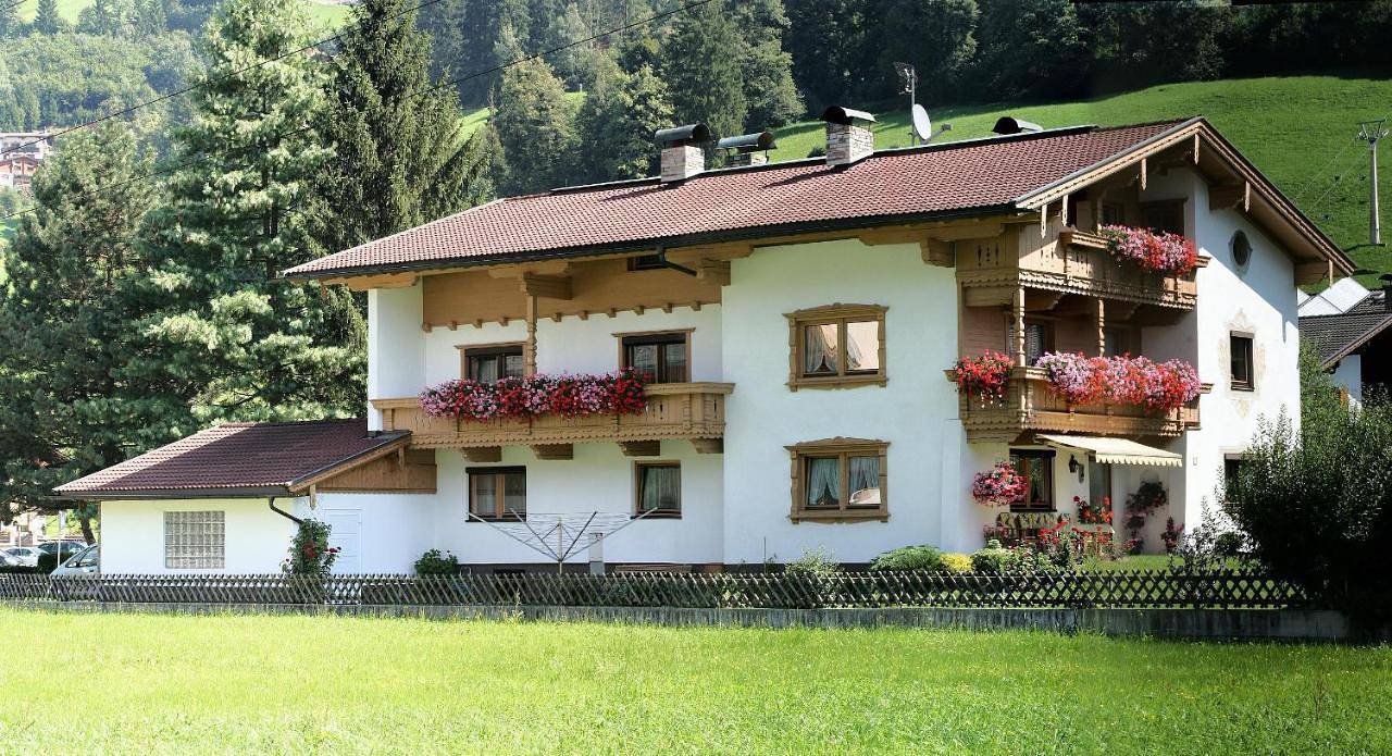 Ganze Wohnung, One-Bedroom Apartment with Shower in Ramsberg, Bezirk Schwaz