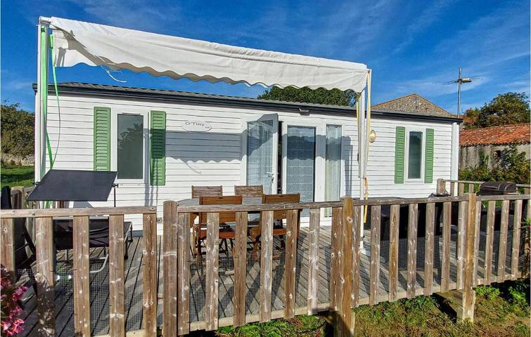 Camping pour 6 personnes, avec jardin et jacuzzi, animaux acceptés
