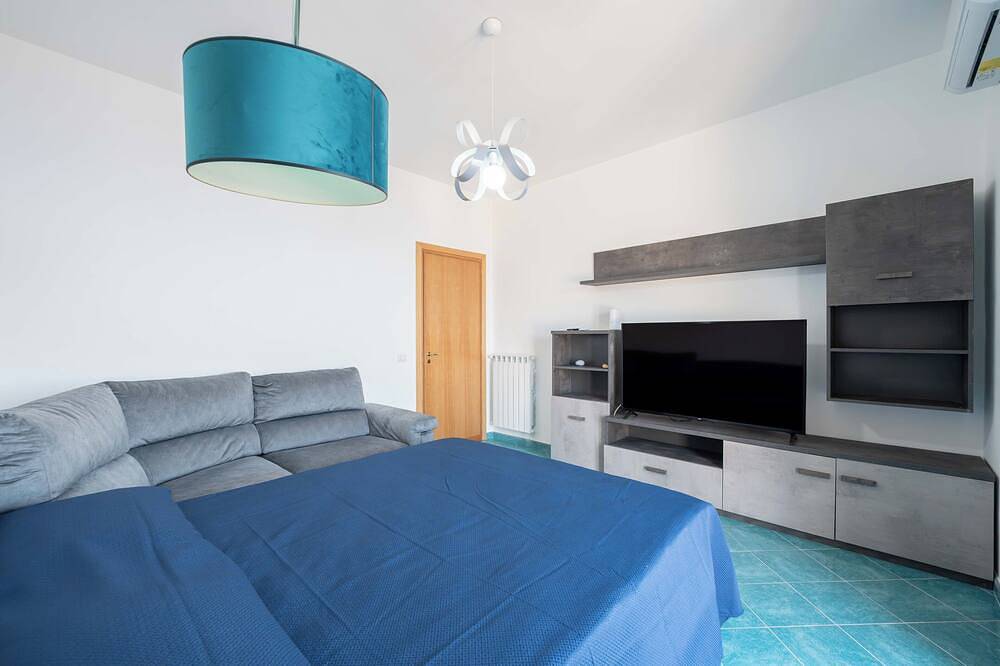 Geheel appartement, Boundless sea views with large furnished terrace, super fast wifi, a/c in Pianillo, Tovere