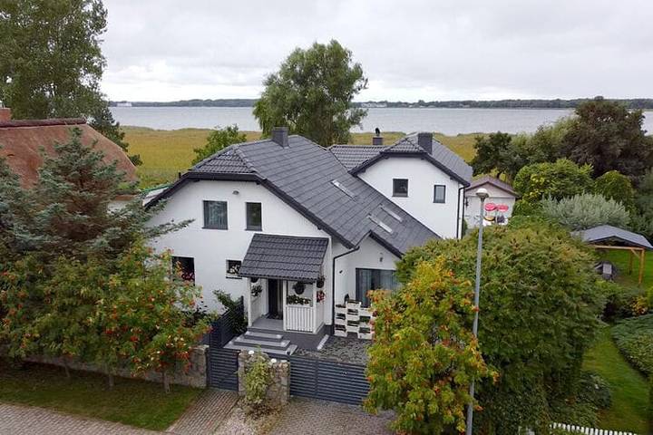 Ferienhaus für 18 Personen, mit Balkon/Terrasse und Garten sowie Pool