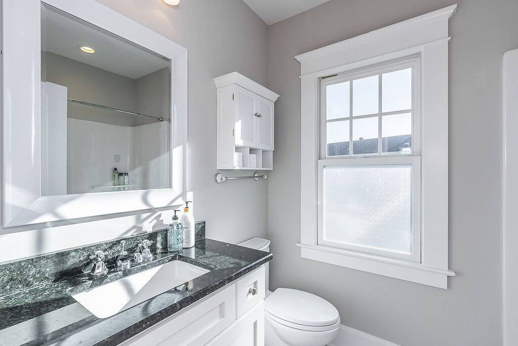 Bourbon n Horses themed 3B/2Ba home in beautiful Chevy Chase neighborhood! in Lexington, Kentucky