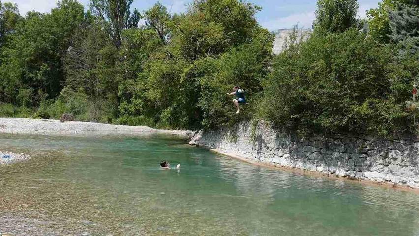 Maison d’hôte pour 6 personnes, avec jardin ainsi que vue sur le lac et vue, adapté aux familles dans la Drôme - 3