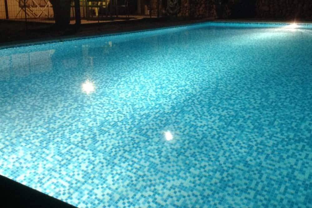 House with private 10x5 pool on residential hillside in Alès, Cévennes