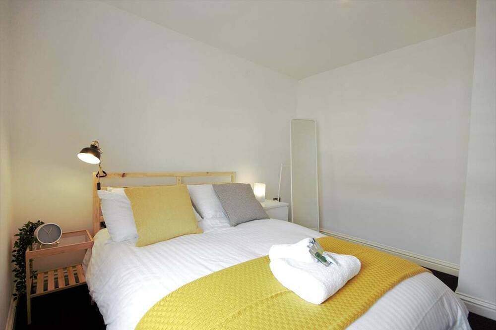 Hu1 City Centre Hub (sleeps 6) in Kingston-upon-Hull, Yorkshire and the Humber