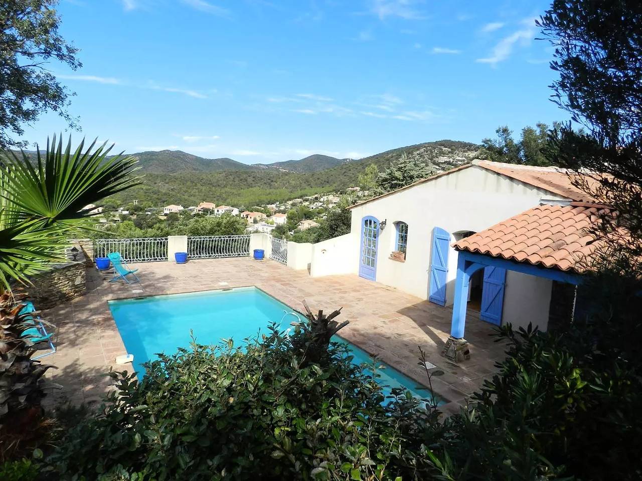 Houses & Villas for 8 People in La Londe-les-Maures, Toulon region