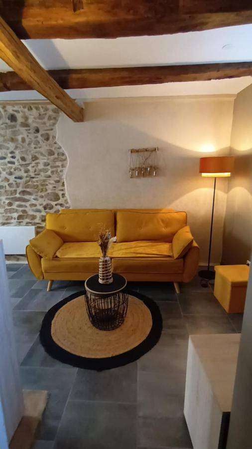 Two-Bedroom House in Saint-Côme-d'Olt, Parc naturel régional de l'Aubrac