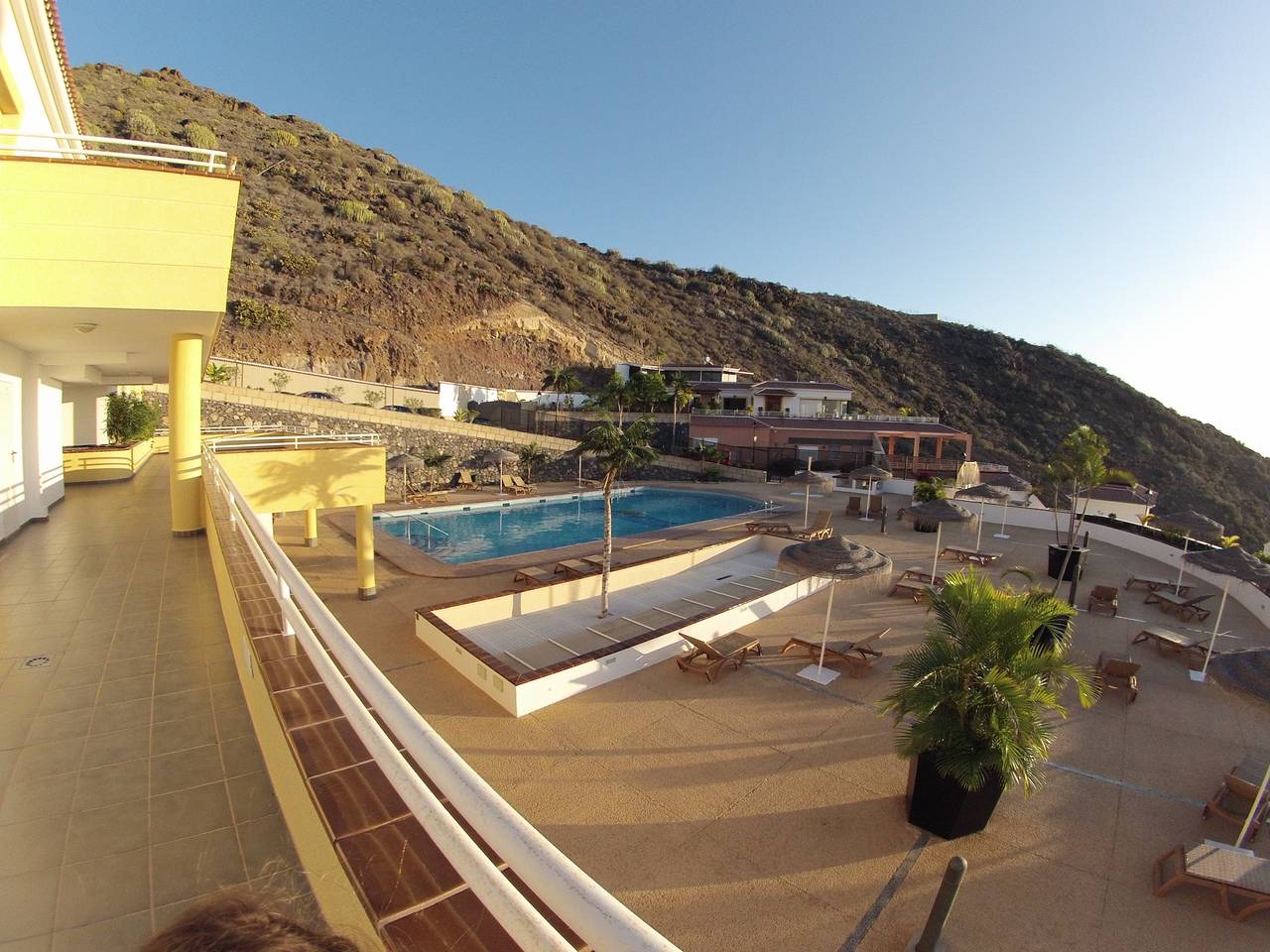 Entire apartment, Vacation Apartment '3 Bedrooms Heated Pool' with Sea View, Private Terrace and Wi-Fi in Adeje, South Tenerife