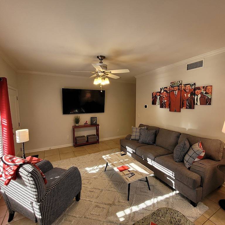 Ganze Wohnung, Walk to Stadium/Strip/Downtown! 2 bd/2 bath, Off-street parking! in Tuscaloosa, Tuscaloosa County