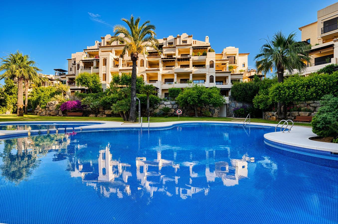 Apartamento entero, Apartamento 'Villa Gadea 2-6' con vistas al mar, piscina comunitaria y Wi-Fi in Playa de L'Olla, Altea