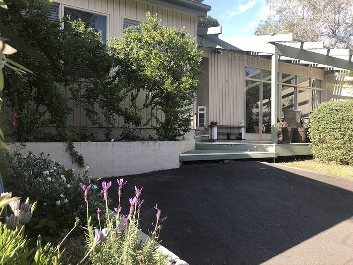 Holiday home for 5 people, with terrace and garden as well as pool in South Coast NSW