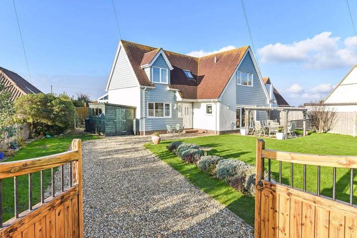 Beach house for 9 people in West Wittering