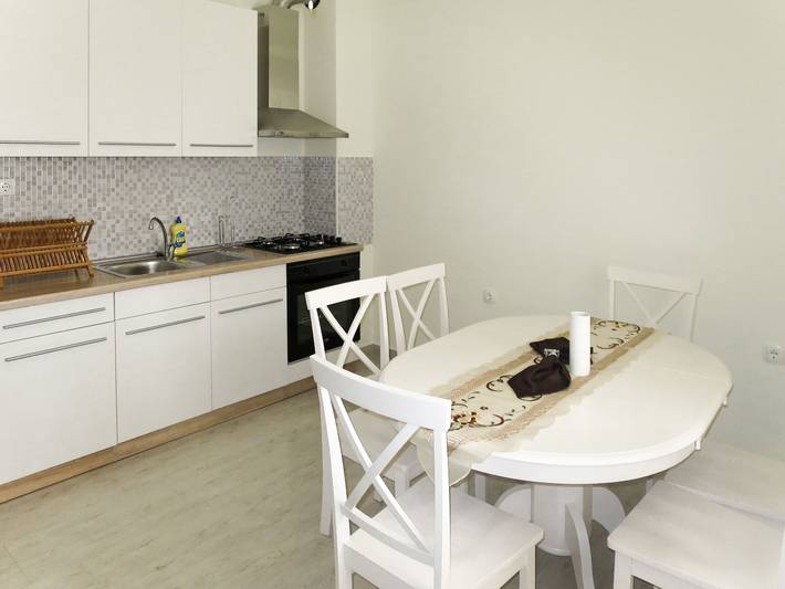 Ferienhaus für 8 Personen, mit Terrasse und Garten in Sukosan - 4