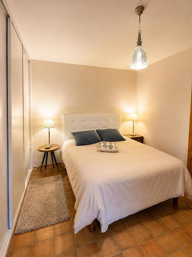 Gîte pour 2 personnes, avec Terrasse ainsi que Jardin et Piscine à Villeneuve-lès-Avignon - 3