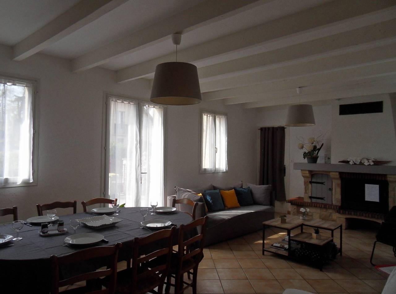 Le Refuge du Drapeau. Classé 3*. Maison pour 1 à 8 personnes. in Dijon, Région de Dijon