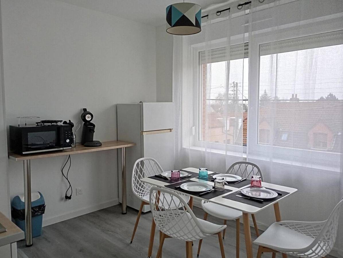 Appartement entier, One-Bedroom Apartment in Béthune, Région de Béthune