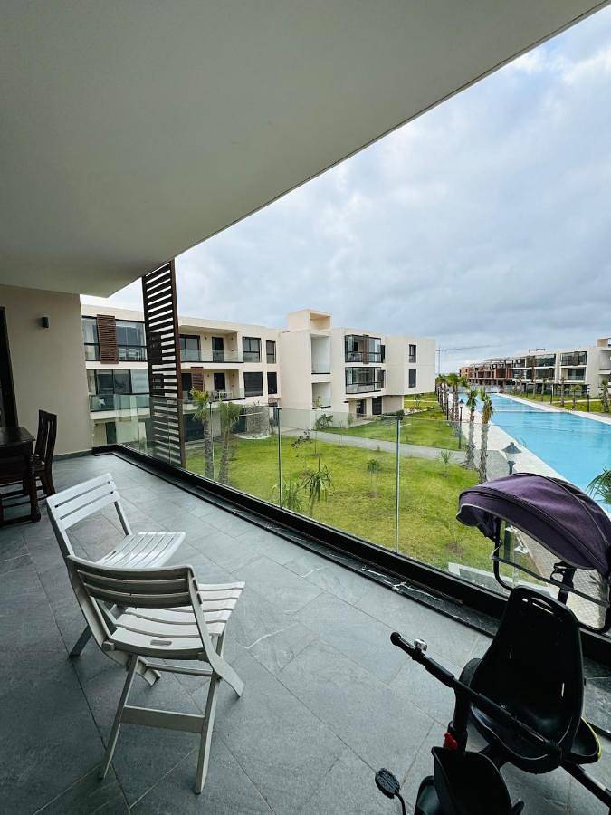 Appartement de vacances pour 4 personnes, avec piscine ainsi que terrasse et vue