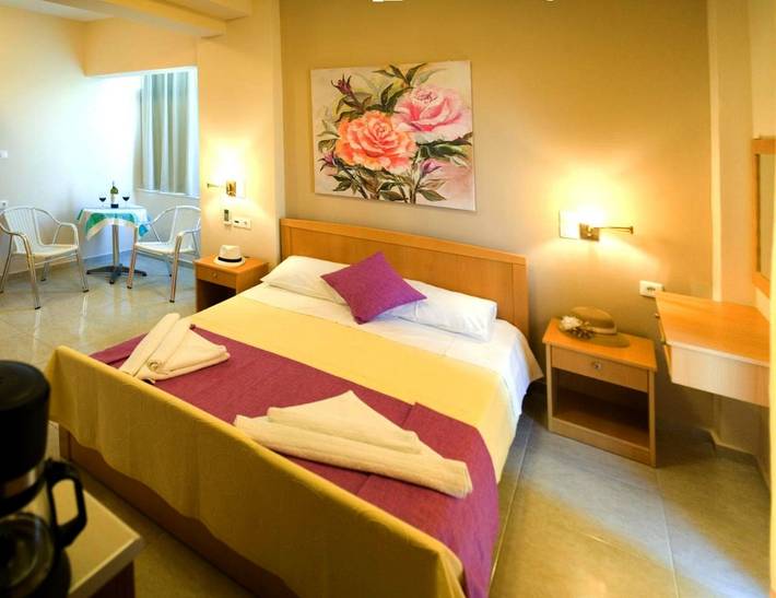 Gîte pour 2 personnes, avec jardin et vue dans Palaiochora - 3