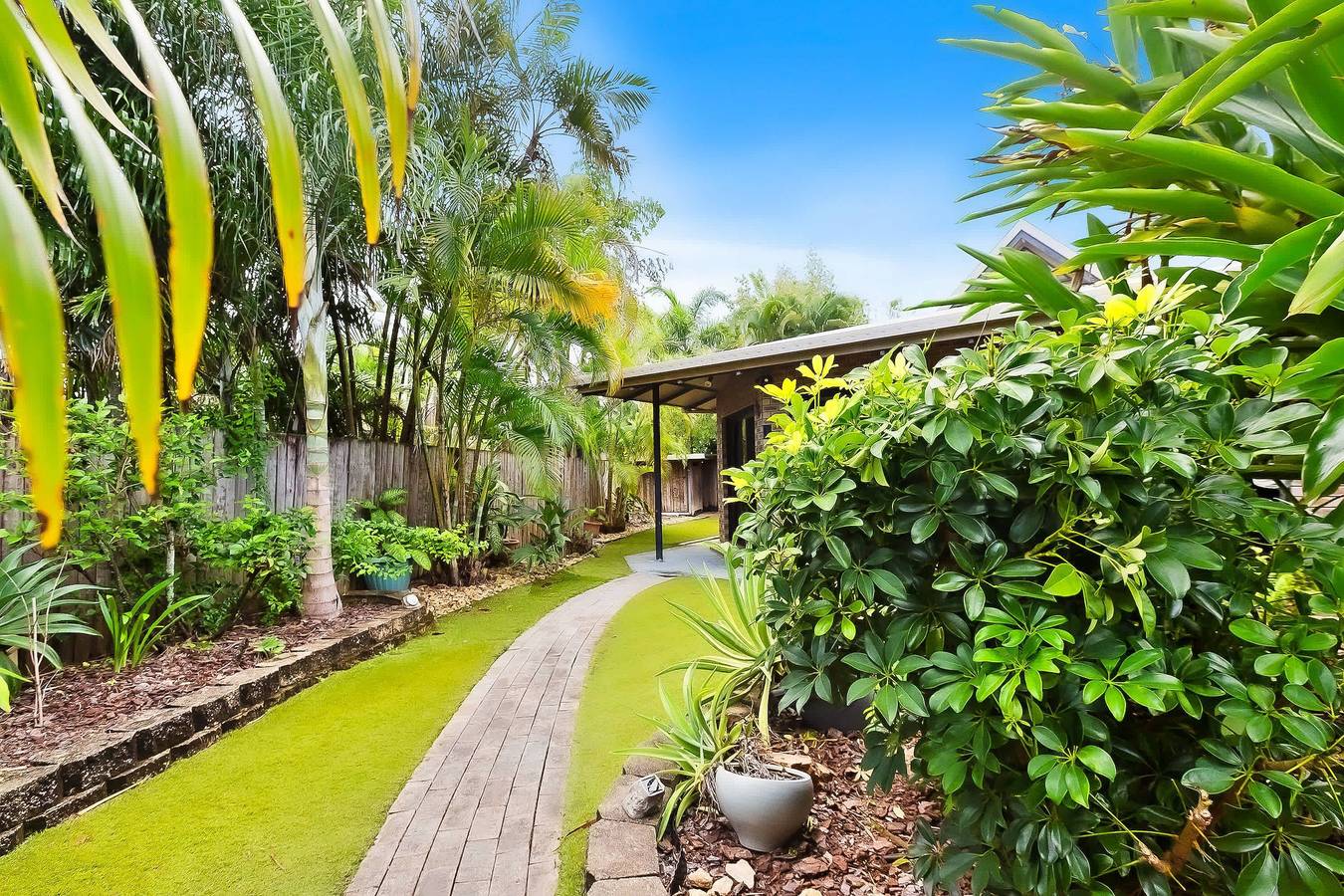 Green Cottage  in Trinity Beach in Trinity Beach, Cairns