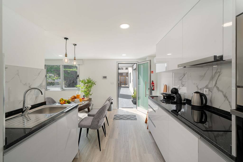 Ganze Wohnung, Ferienwohnung für 4 Personen mit Terrasse in Pináculo, Ribeira Brava