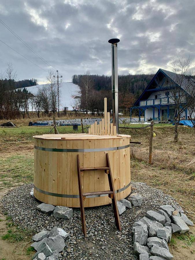 Chata na rykowisku in Ustrzyki Dolne, Karpaty (Polska)