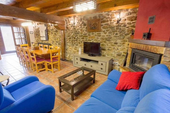 Casa de vacaciones para 8 personas, con terraza y vistas, Se admiten mascotas en Rioja Alta