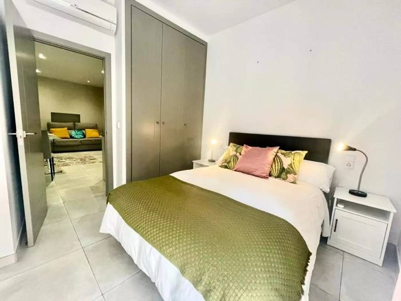 Ganze Wohnung, 2 Zimmer 4 Personen in Casco Antiguo, Sevilla